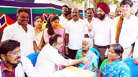 தமிழகம் முழுவதும் 10 வாரங்கள் நடைபெற உள்ள 10,000 மழைக்கால சிறப்பு முகாமை அமைச்சர் மா.சுப்பிரமணியன் தொடங்கி வைத்தார்.