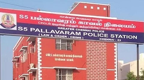 பல்லாவரம் | மனைவி கண்ணெதிரே டாக்டர் மீது தாக்குதல்: தப்பியோடிய லாரி டிரைவருக்கு போலீஸ் வலை