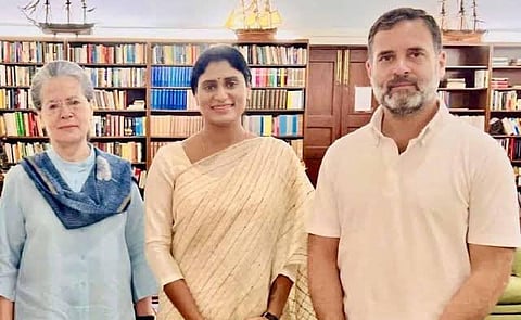 சோனியா காந்தி, ராகுல் காந்தியுடன் ஒய்.எஸ்.சர்மிளா