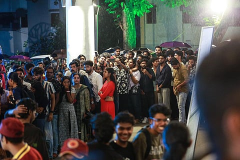 30 ஆண்டுகளுக்குப் பின் திரையில் ‘மணிச்சித்திரதாழு’ - கொட்டும் மழையில் குவிந்த கேரள ரசிகர்கள்