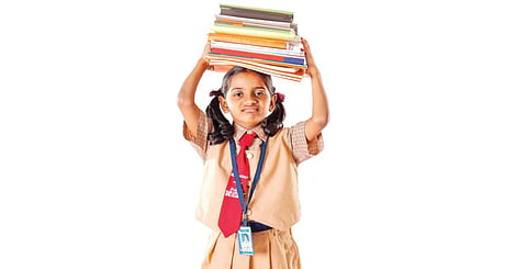 ஒட்டகத்தின் மீதொரு குழந்தை!