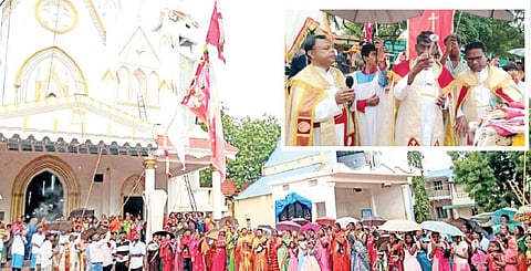 சொக்கன்குடியிருப்பு புனித யாகப்பர் - தனிஸ்லாஸ் ஆலய பெருவிழா கொடியேற்றம் நடைபெற்றது. (உள்படம்) கொடியேற்ற விழாவில் அருட்தந்தை நெல்சன் பால்ராஜ் தலைமையில் திருப்பலி நடைபெற்றது.