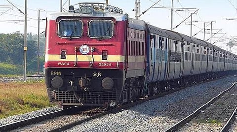ரயில்களில் பட்டாசு எடுத்துச் சென்றால் ரூ.5 ஆயிரம் அபராதம்