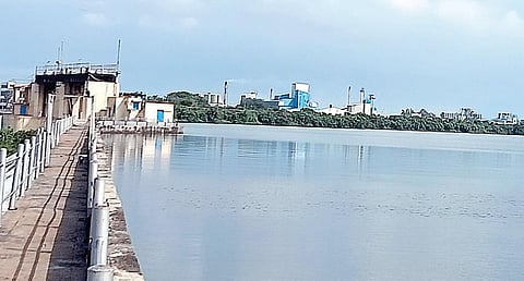 திருவள்ளூர், காஞ்சியில் பெய்து வரும் மழையால் புழல், செம்பரம்பாக்கம் ஏரிகளுக்கு நீர்வரத்து தொடர்ந்து அதிகரிப்பு