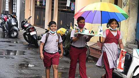 தொடர் கனமழை எதிரொலி: தமிழகத்தில் 7 மாவட்டங்களில் பள்ளி, கல்லூரிகளுக்கு விடுமுறை