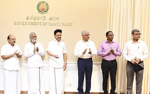 வெண்பாக்கம், அம்பத்தூரில் புதிய பேருந்து நிலையம்: முதல்வர் அடிக்கல் நாட்டினார்