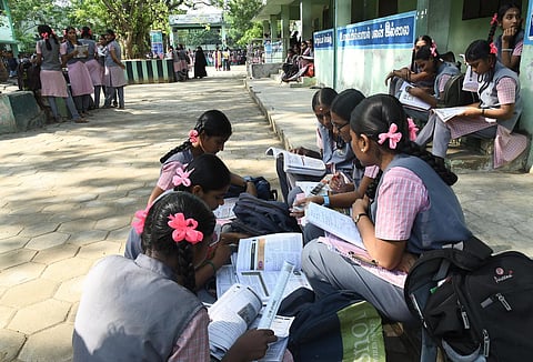11, 12-ம் வகுப்பு மாணவர்களுக்கு டிச.7 முதல் அரையாண்டு தேர்வு