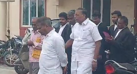 தருமபுரி நீதிமன்றத்தில் ஆஜரான அதிமுக முன்னாள் அமைச்சர் கே.பி.அன்பழகன்