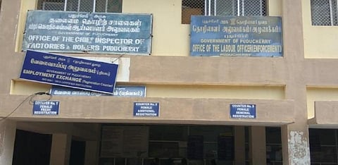 தொழிலாளர் துறை சார்பில் புதுச்சேரியில் சனிக்கிழமை வேலைவாய்ப்பு முகாம்