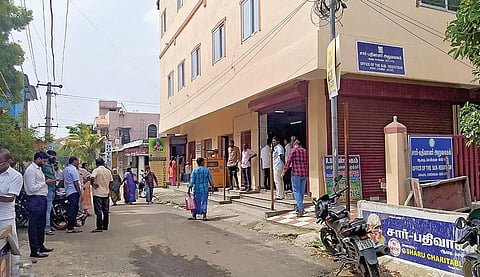 வாடகைக் கட்டிடத்தில் இயங்கி வரும் ஆவடி சார் பதிவாளர் அலுவலகம்.