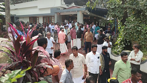 கேரளாவில் கடத்தப்பட்ட 6 வயது சிறுமி மீட்பு: கடத்தல்காரர்களுக்கு போலீஸ் வலை