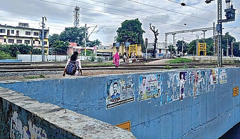 சுரங்கப்பாதை அமைத்த பிறகும் தண்டவாளத்தை கடக்கும் கொரட்டூர் மக்கள்!
