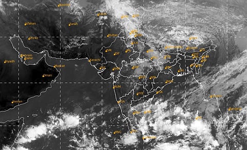 4,967 நிவாரண முகாம்கள், 17 மீட்புப் படை குழுக்கள்... - புயல், கனமழையை எதிர்கொள்ள தயாராகும் தமிழகம்!