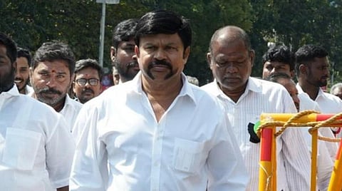 அதிமுக பெயரில் கே.சி.பழனிசாமி இணையதளம் நடத்த தடை