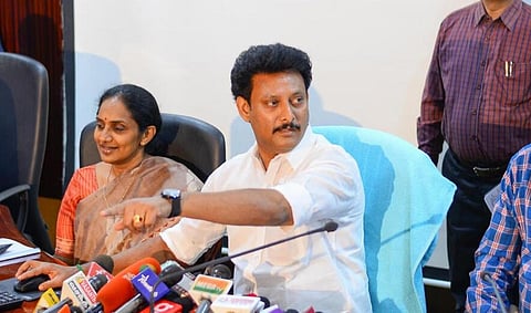 வினா-வங்கி புத்தகம் ஜனவரியில் வழங்கப்படும்: அமைச்சர் அன்பில் மகேஸ் தகவல்