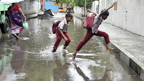 மதுரை ED அலுவலக சம்பவம் முதல் புயல் அப்டேட், மழை விடுமுறை வரை | செய்தித் தெறிப்புகள் 10 @ டிச.2, 2023