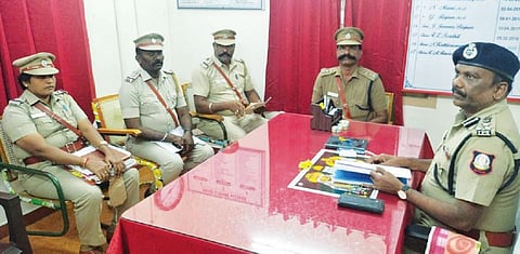 ஆரணி காவல் துணை கண்காணிப்பாளர் அலுவலகத்தில் ஆய்வு செய்த வேலூர் சரக டிஐஜி முத்துசாமி.