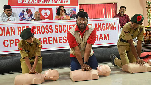 மாரடைப்பால் ஏற்படும் மரணங்களை தடுக்க நாடு முழுவதும் பல லட்சம் பேருக்கு சிபிஆர் பயிற்சி