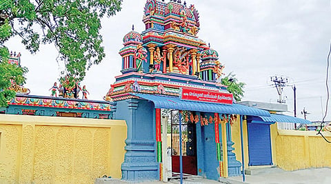 அம்மன் கோயிலிலும் திருவடி தரிசனம்!