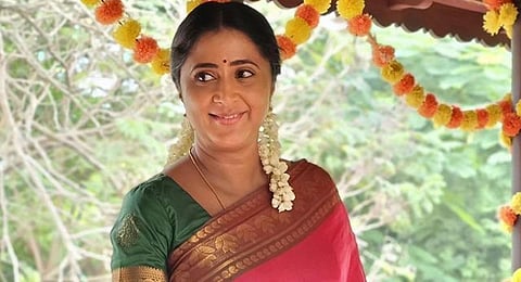 வெள்ளத்தில் இருந்து மீட்கப்பட்ட நடிகை கனிகா