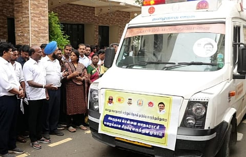 4 மாவட்டங்களில் 37,751 பேரை பரிசோதித்ததில் 1,055 பேருக்கு காய்ச்சல்: அமைச்சர் தகவல் @ சென்னை வெள்ளம்