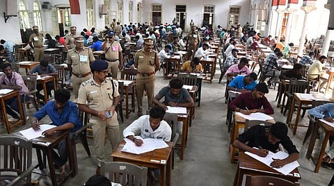இரண்டாம்நிலை காவலர் பணிக்கு 2.50 லட்சம் பேர் தேர்வு எழுதினர்