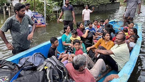 மிக்ஜாம் பாதிப்பு | இதுவரை ரூ.17.60 கோடி மதிப்பிலான நிவாரணப் பொருட்கள் விநியோகம்: தமிழக அரசு தகவல்