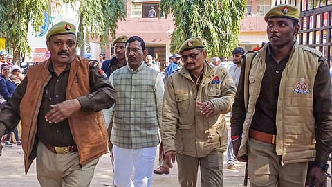 உ.பி.யில் சிறுமிக்கு பாலியல் வன்கொடுமை: பாஜக எம்எல்ஏவுக்கு 25 ஆண்டு சிறை