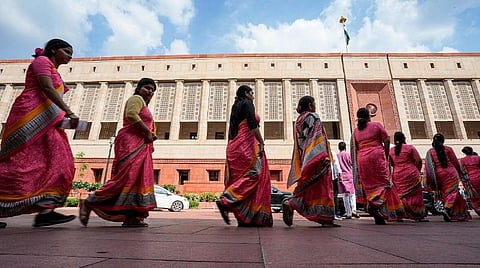 ஜம்மு காஷ்மீர், புதுச்சேரிக்கு மகளிர் இடஒதுக்கீடு மசோதா நிறைவேற்றம்