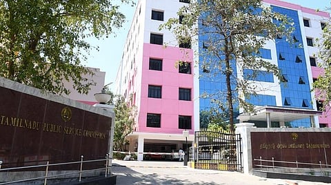 டிஎன்பிஎஸ்சி தேர்வு அட்டவணை வெளியிடுவதில் தாமதம்
