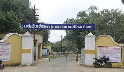 வெள்ளம் சூழ்ந்த கொக்கிரகுள சிறையில் இருந்து 33 பெண் கைதிகள் மீட்பு