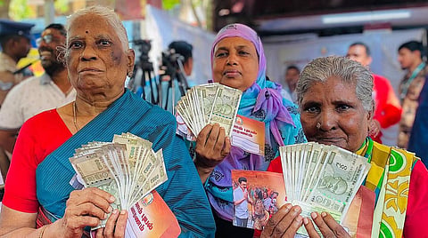 மிக்ஜாம் புயல் நிவாரணம் | ரூ.6,000 பெற ரேஷன் கார்டு இல்லாத 5.5 லட்சம் பேர் விண்ணப்பம்