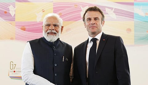 பிரதமர் மோடி (இடது), பிரான்ஸ் அதிபர் இம்மானுவேல் மேக்ரன் (வலது)