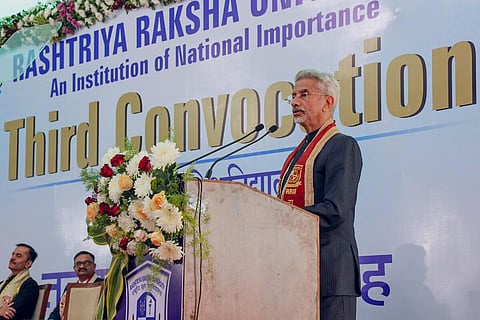 பட்டமளிப்பு விழாவில் பேசிய அமைச்சர் ஜெய்சங்கர்