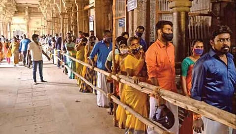 ஆங்கிலப் புத்தாண்டை முன்னிட்டு கோயில், தேவாலயங்களில் சிறப்பு வழிபாடு