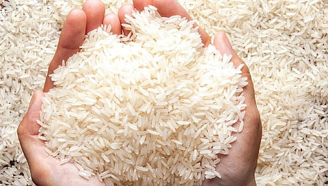 மூடிக்கிடக்கும் ரேஷன் கடைகள்... உச்சத்தில் அரிசி விலை! - புதுவையில் தவிக்கும் ஏழை மக்கள்