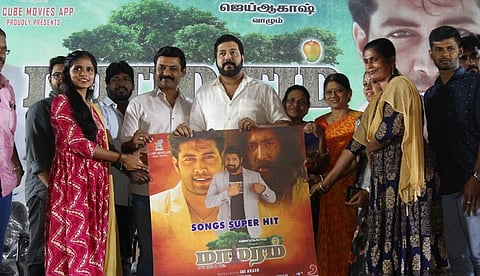 சொந்தக் காதல் கதையை படமாக்கிய ஜெய் ஆகாஷ்