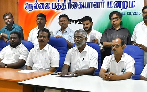 அணுசக்திக்கு எதிரான மக்கள் இயக்க ஒருங்கிணைப்பாளர் சுப.உதயகுமார்  நெல்லையில் செய்தியாளர்களைச் சந்தித்தார்.