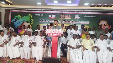 நாமக்கல்லில் நடைபெற்ற அமமுக கூட்டத்தில் கட்சியின் பொதுச்செயலாளர் டி.டி.வி.தினகரன் பேசினார்.