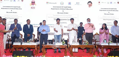 ‘மைக்ரோசாப்ட்’ நிறுவனத்துடன் இணைந்து அரசுப் பள்ளிகளில் செயற்கை நுண்ணறிவு பயிற்சி: அமைச்சர் உதயநிதி தொடங்கி வைத்தார்