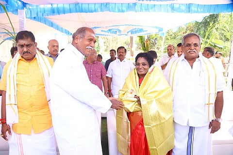 புதுச்சேரி பொங்கல் பரிசில் கூடுதலாக ரூ.250 - ஆளுநரிடம் மேடையில் ஒப்புதல் பெற்ற முதல்வர்