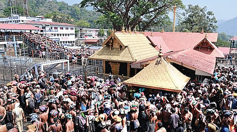 சபரிமலை ஐயப்பன் கோயிலில் திரண்ட பக்தர்கள்.