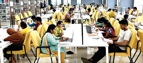 வாசகர்களுடன் நிரம்பி வழியும் கலைஞர் நூலகத்தின் ஒரு பிரிவு