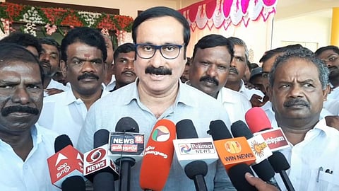 தருமபுரி மாவட்டம் வருகை தந்த பாமக தலைவர் அன்புமணி ராமதாஸ் செய்தியாளர்களை சந்தித்து பேசினார்.