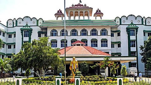 மேலூர் பகுதிக்கு 120 நாள் தண்ணீர் திறக்க கோரி வழக்கு: வைகை அணை நீர் இருப்பை தெரிவிக்க உத்தரவு