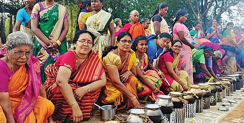 200 ஆண்டு கால பாரம்பரிய விழா - பாகனேரியில் நகரத்தாரின் செவ்வாய் பொங்கல் கோலாகலம்!