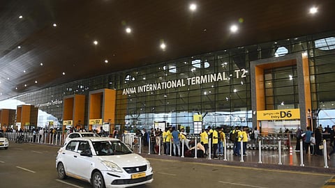 சென்னை விமான நிலையத்தில் பாதுகாப்பையும் மீறி நுழைந்த நபர்