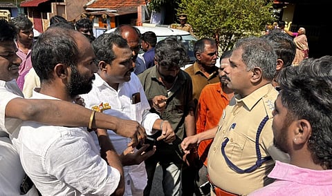 ராமர் கோயில் குறித்து ஃபேஸ்புக்கில் சர்ச்சை பதிவு: பொள்ளாச்சியில் திமுக - பாஜகவினர் மோதல்