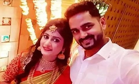 பணிப்பெண் மீது தாக்குதல் விவகாரம் - தலைமறைவான திமுக எம்எல்ஏ மகன், மருமகளை பிடிக்க 3 தனிப்படை