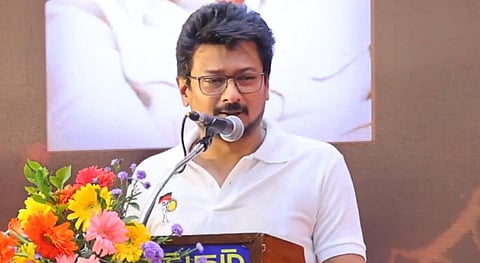 “வரும் மக்களவைத் தேர்தலில் இளைஞர்களுக்கு வாய்ப்பு கொடுங்கள்” - டி.ஆர்.பாலுவிடம் உதயநிதி கோரிக்கை
